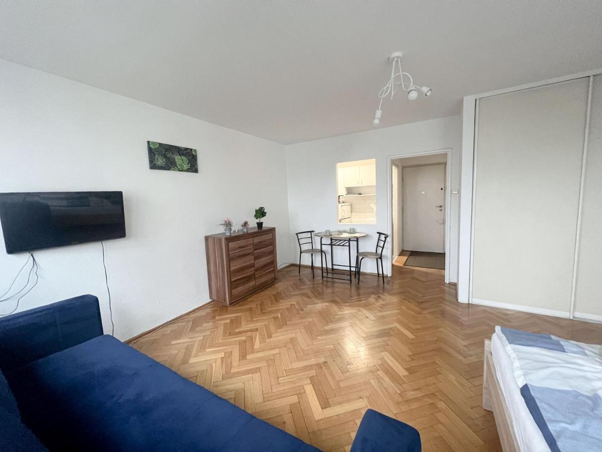 Studio Near To The Airport - E. Rewolucyjnej 9m54 Warsaw